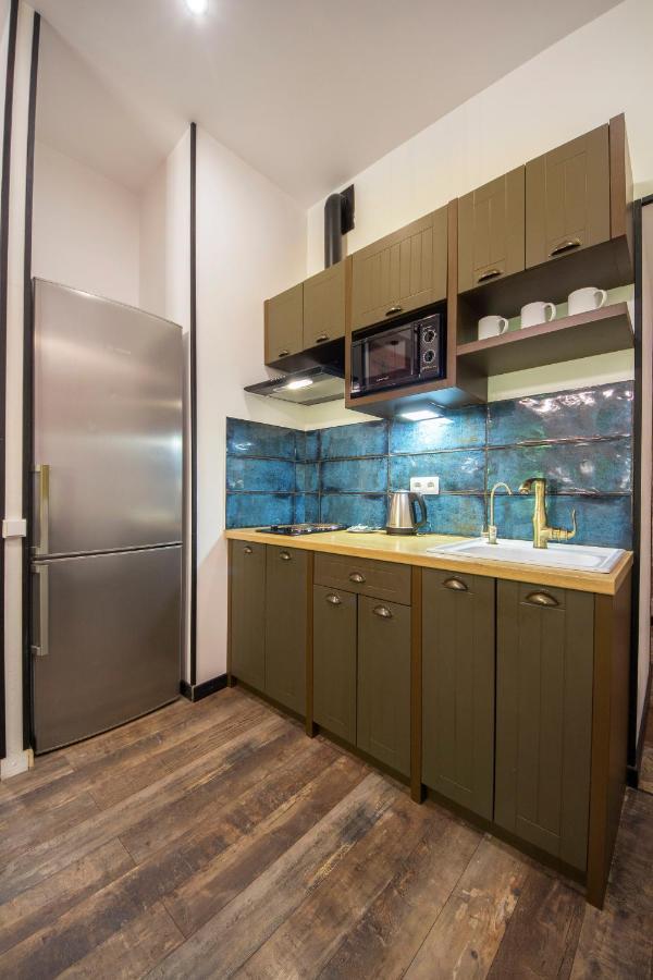 Self Check-In Apartments Near Landscape Alley Киев Екстериор снимка